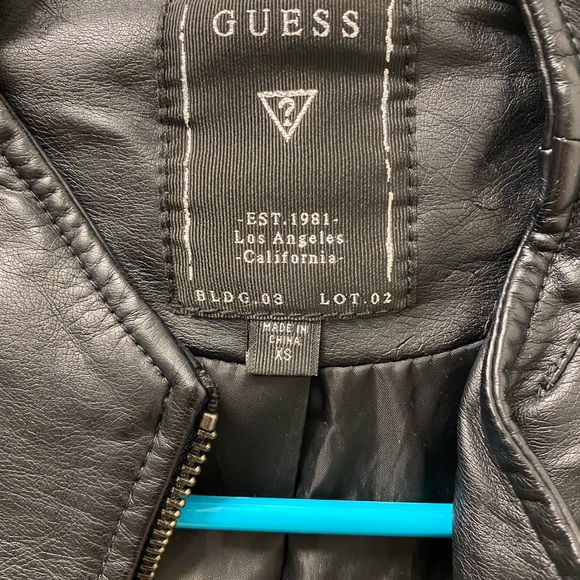 GUESS leather jacket! Black size XS, fits like a small - Picture 3 of 3